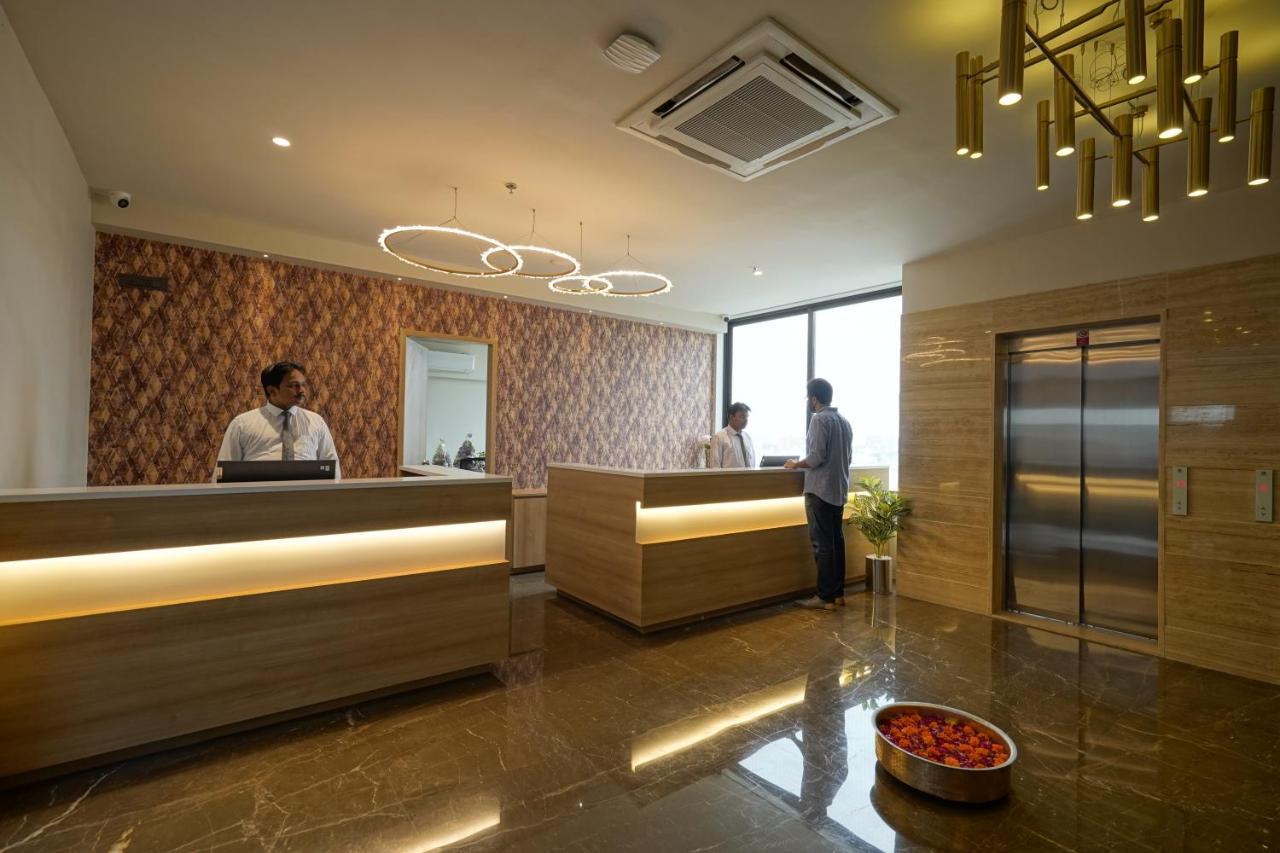 The Galleria Hotel ราชโกฎิ ภายนอก รูปภาพ