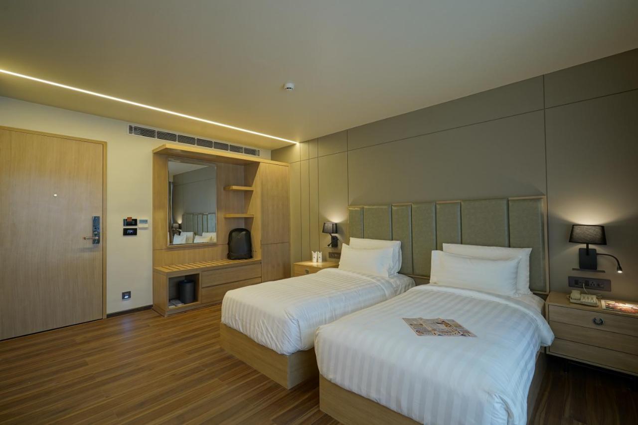 The Galleria Hotel ราชโกฎิ ภายนอก รูปภาพ