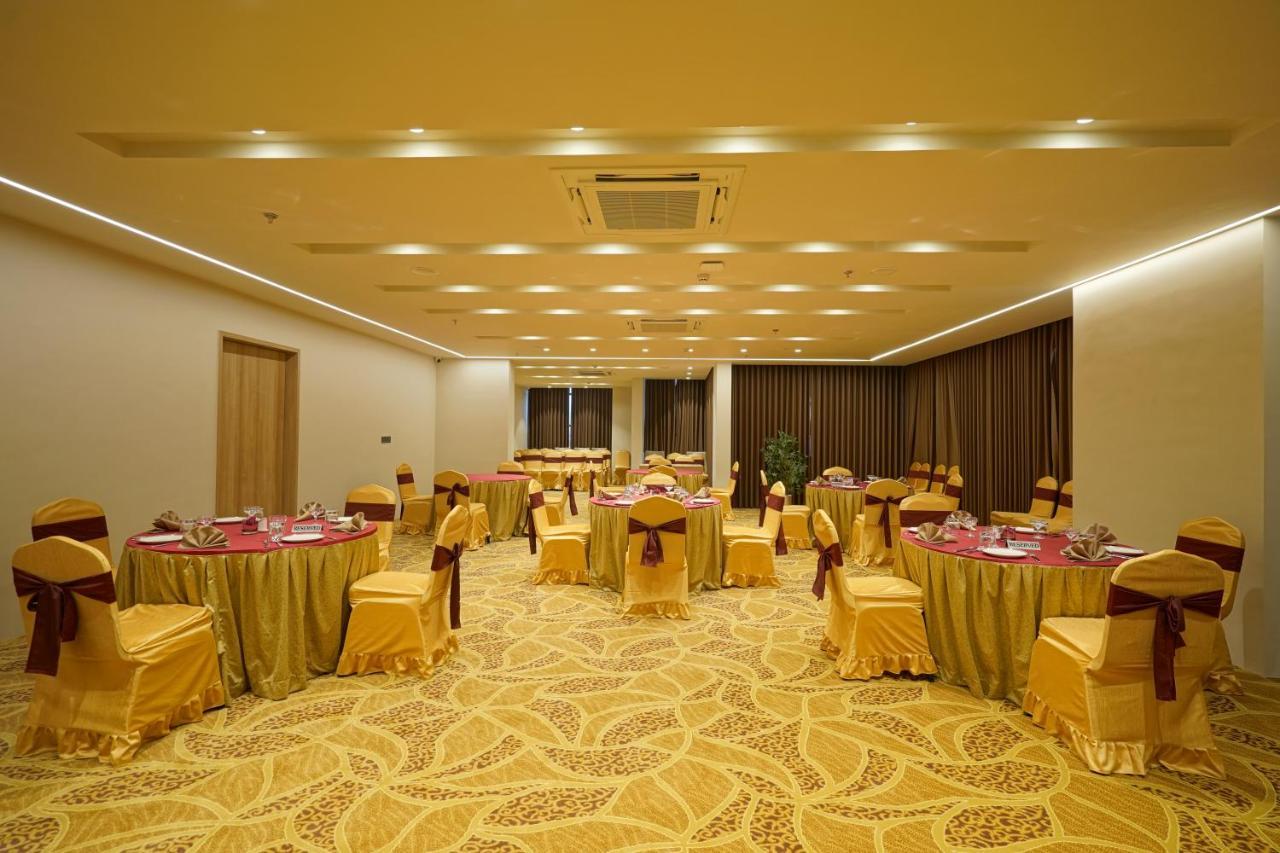 The Galleria Hotel ราชโกฎิ ภายนอก รูปภาพ
