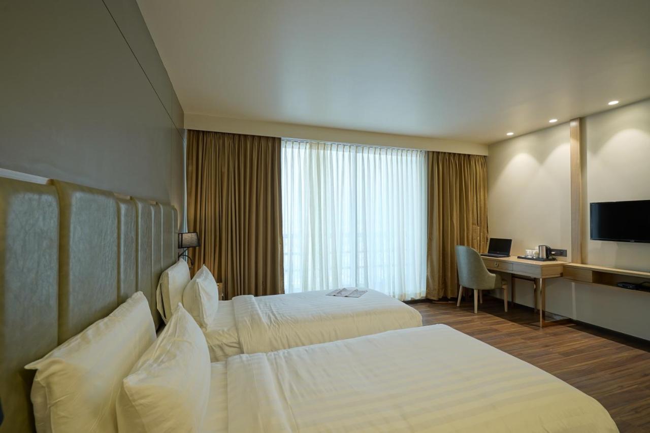 The Galleria Hotel ราชโกฎิ ภายนอก รูปภาพ